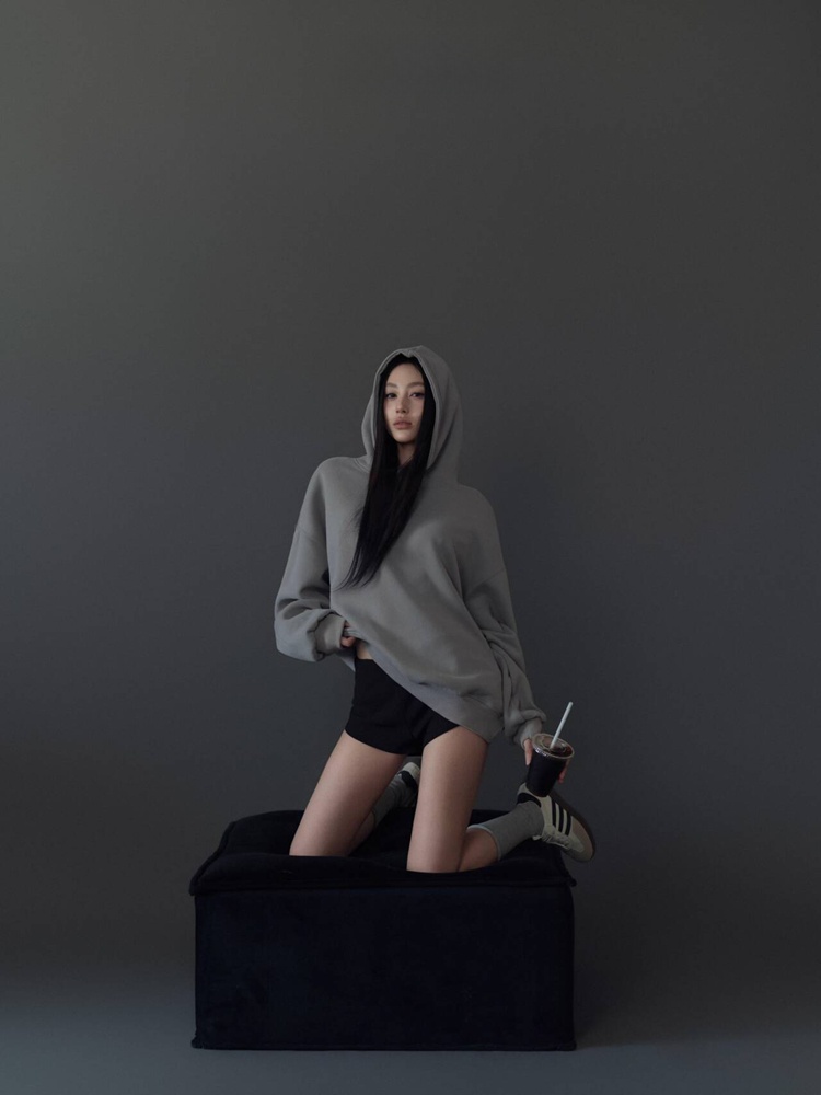 Gray Mood Portrait Theme Photo – Ethnic Clothing & Online Fashion Store Khaadi Pk recenzja i cena