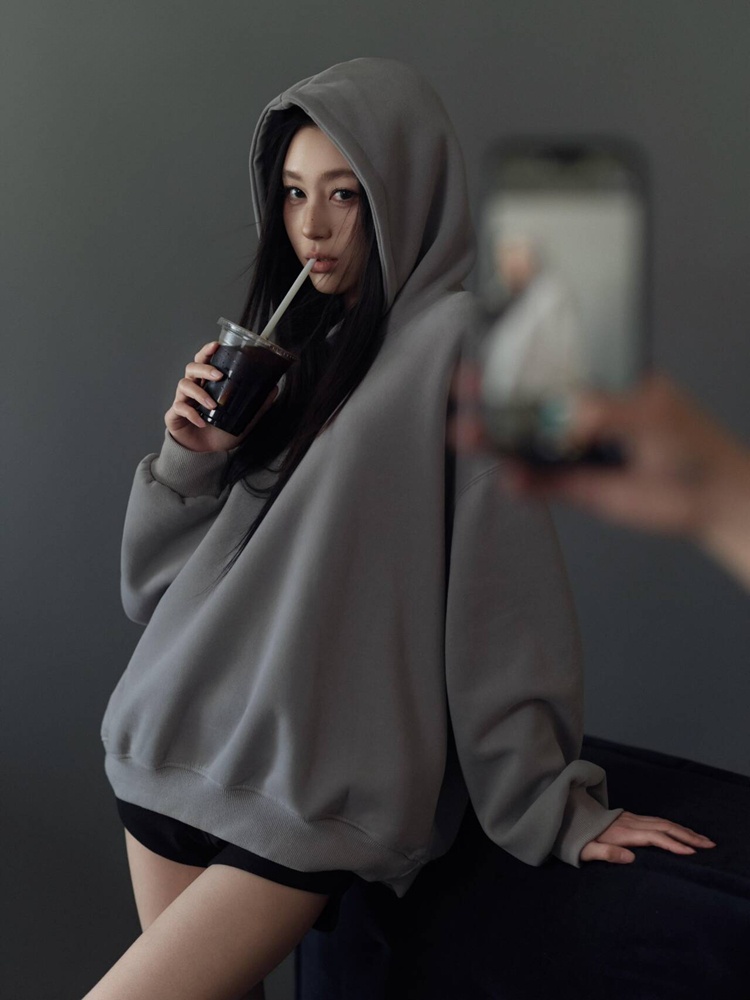 Gray Mood Portrait Theme Photo – Ethnic Clothing & Online Fashion Store Khaadi Pk recenzja i cena