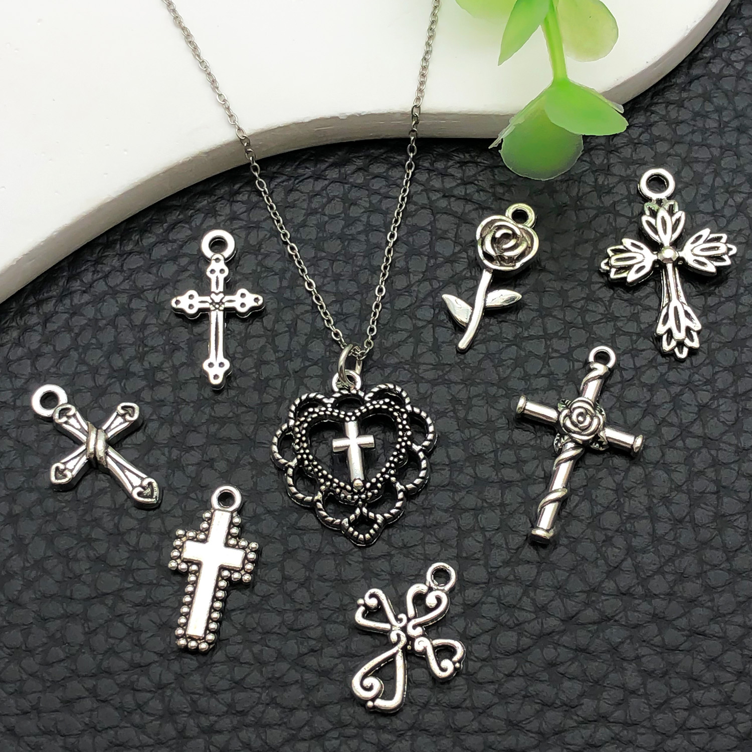 52pcs Assorted Cross Pendants  – Ethnic Fashion Accessories recenzja i cena